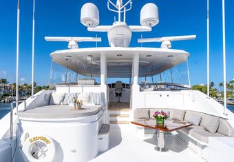 Sleepover yacht charter lifestyle
                        