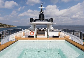 Samurai yacht charter lifestyle
                        