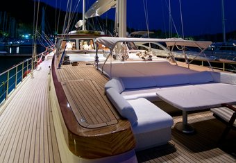 Daima yacht charter lifestyle
                        