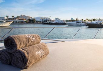 Charlie Fox yacht charter lifestyle
                        