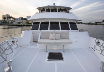 Eagle yacht charter lifestyle
                        