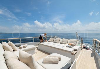 Adva yacht charter lifestyle
                        