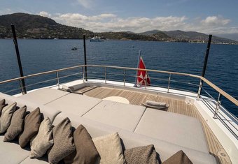 Jesma II yacht charter lifestyle
                        