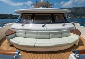 Hana yacht charter lifestyle