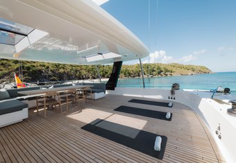 Entre4 yacht charter lifestyle
                        