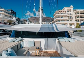 Gyrfalcon yacht charter lifestyle
                        