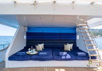 Semaya yacht charter lifestyle
                        