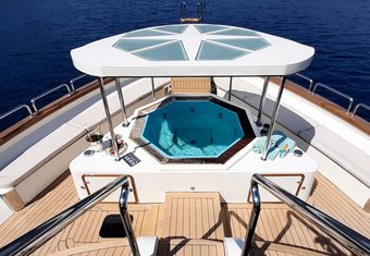 Forty Love yacht charter lifestyle
                        
