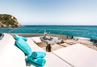 Barracuda III yacht charter lifestyle
                        