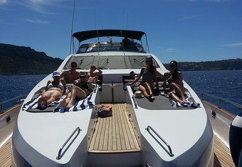 Lady Alhena of London yacht charter lifestyle
                        