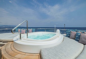 Dream yacht charter lifestyle
                        