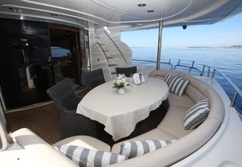 Baby I yacht charter lifestyle
                        