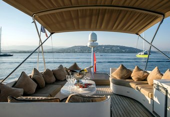 Diams yacht charter lifestyle