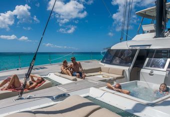 Azure yacht charter lifestyle
                        