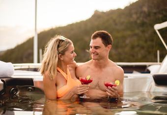 De Lisle III yacht charter lifestyle
                        