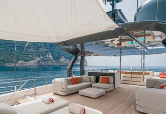 Diana II yacht charter lifestyle
                        