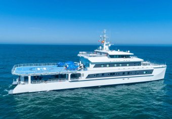 Wayfinder yacht charter lifestyle
                        