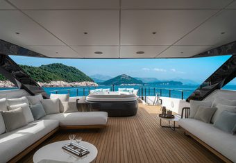 Fifi yacht charter lifestyle
                        