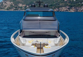 Danida yacht charter lifestyle
                        