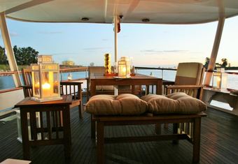 Falcao Uno yacht charter lifestyle
                        