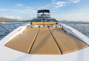 Carpe Diem yacht charter lifestyle
                        