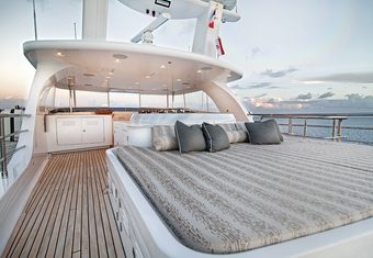 VivieRae II yacht charter lifestyle
                        