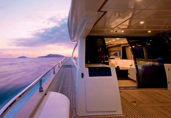 Selfie yacht charter lifestyle
                        