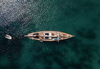 Gael I yacht charter lifestyle
                        