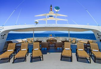Treasure yacht charter lifestyle
                        