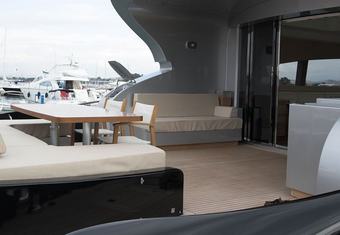 El Disparo yacht charter lifestyle
                        
