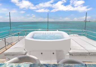 Sea Axis yacht charter lifestyle
                        