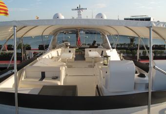 Moondance yacht charter lifestyle
                        