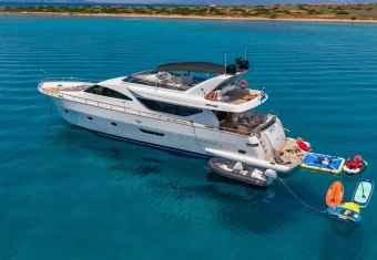 Salty yacht charter lifestyle
                        