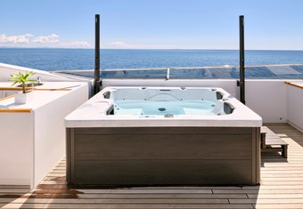 Mobius yacht charter lifestyle
                        