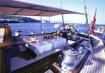 Shamoun yacht charter lifestyle