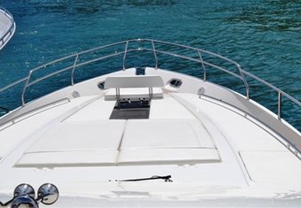 Uriamir yacht charter lifestyle
                        