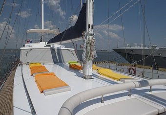 Euphoria yacht charter lifestyle
                        