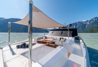 Voyager yacht charter lifestyle
                        
