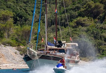 Eleganza yacht charter lifestyle
                        