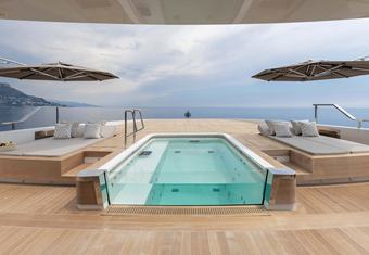 Lemon Tree yacht charter lifestyle