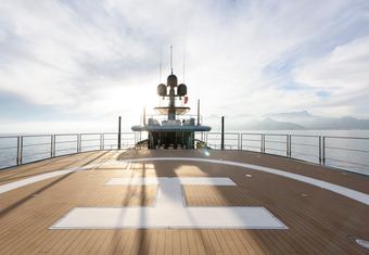 Limerence yacht charter lifestyle
                        