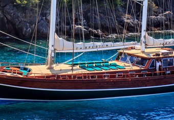 Carpe Diem 7 yacht charter lifestyle
                        