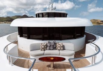 Lady Beth yacht charter lifestyle
                        