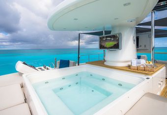 Halcyon yacht charter lifestyle