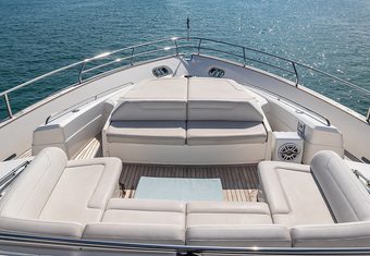Freedom yacht charter lifestyle
                        