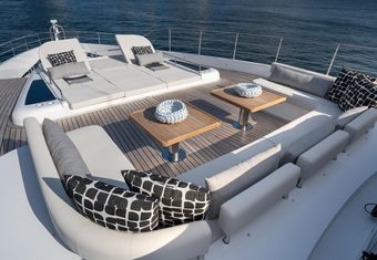 Gold Star yacht charter lifestyle
                        