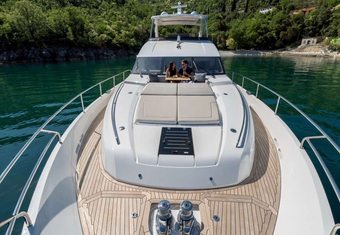 Larimar II yacht charter lifestyle
                        