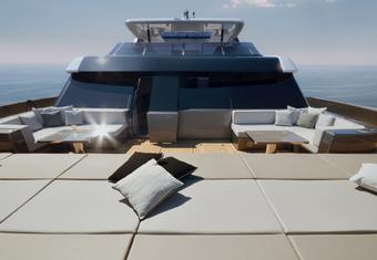 Manta yacht charter lifestyle
                        