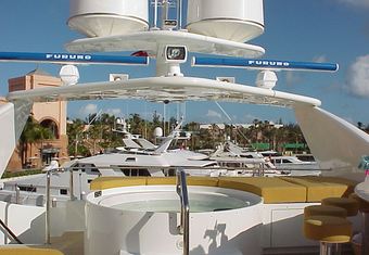 Mona Liza yacht charter lifestyle
                        
