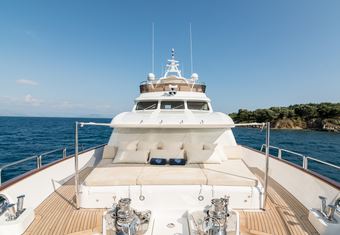 Endless Summer yacht charter lifestyle
                        